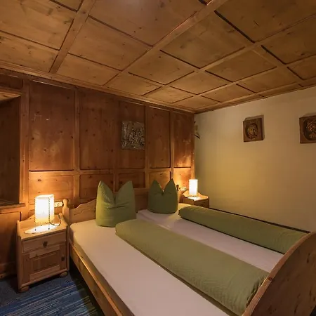Gasthof Zur Traube Pettneu am Arlberg Exterior photo