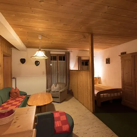 Gasthof Zur Traube Pettneu am Arlberg Exterior photo